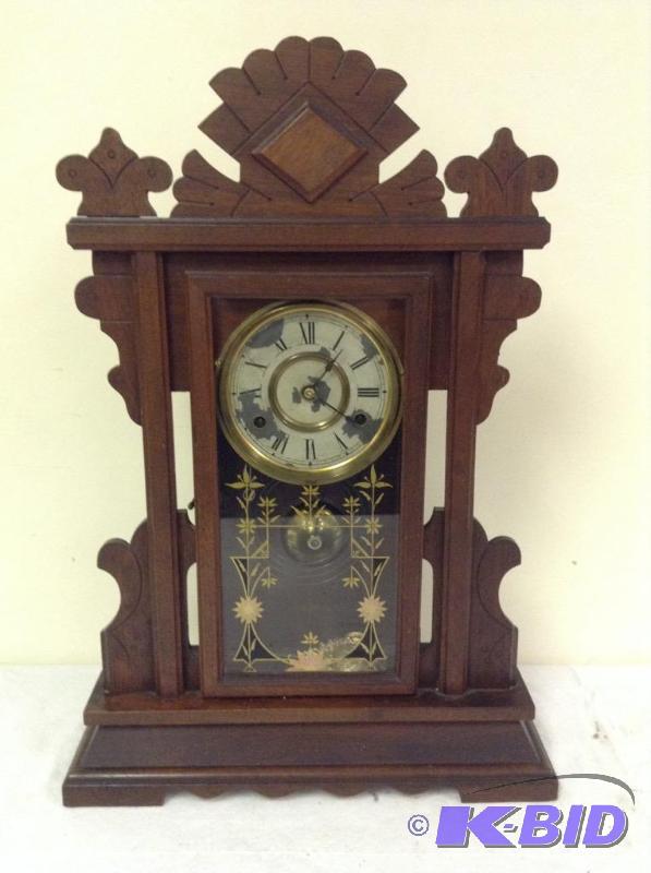 lot 26 image: New Haven Clock Co. KitchenShelf Clock