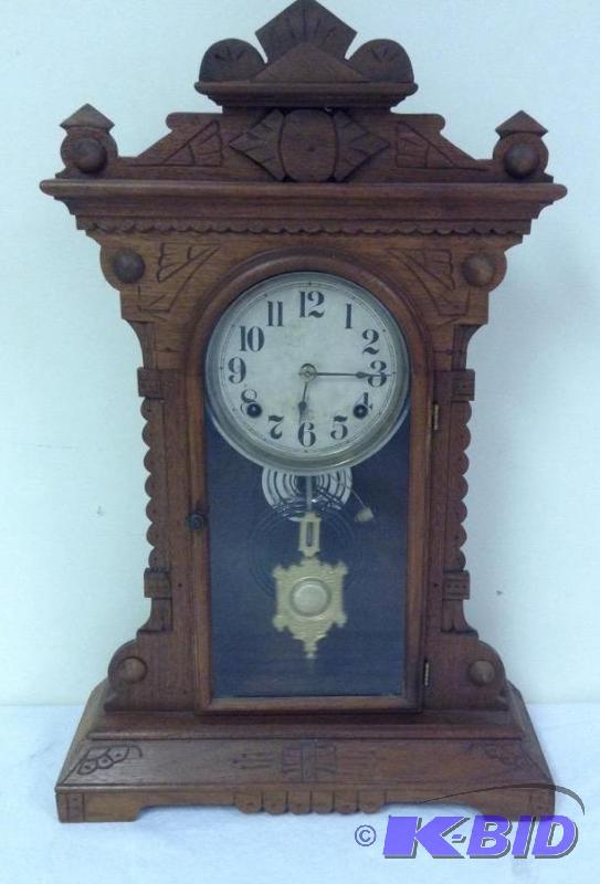 lot 3 image: Decorative Chiming KitchenShelf Style Clock