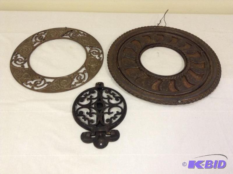 lot 47 image: AntiqueVintage Floor Grates and Stove Vent Cover