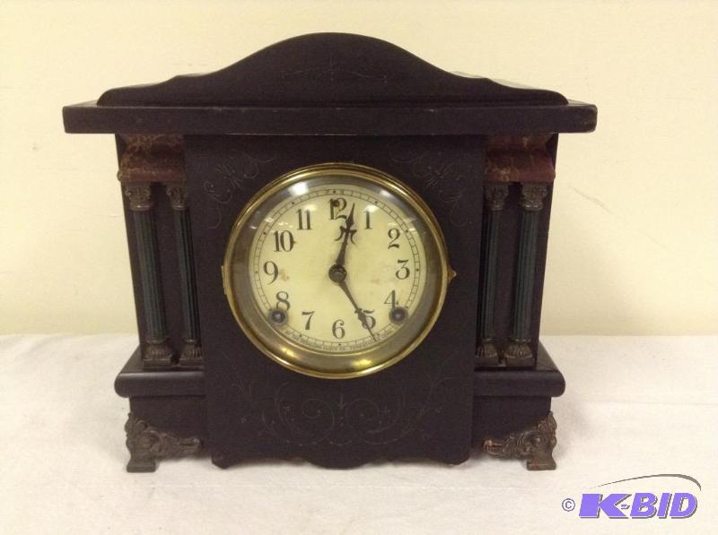 lot 60 image: Antique Vintage Sessions Eight-Day Mantle Clock