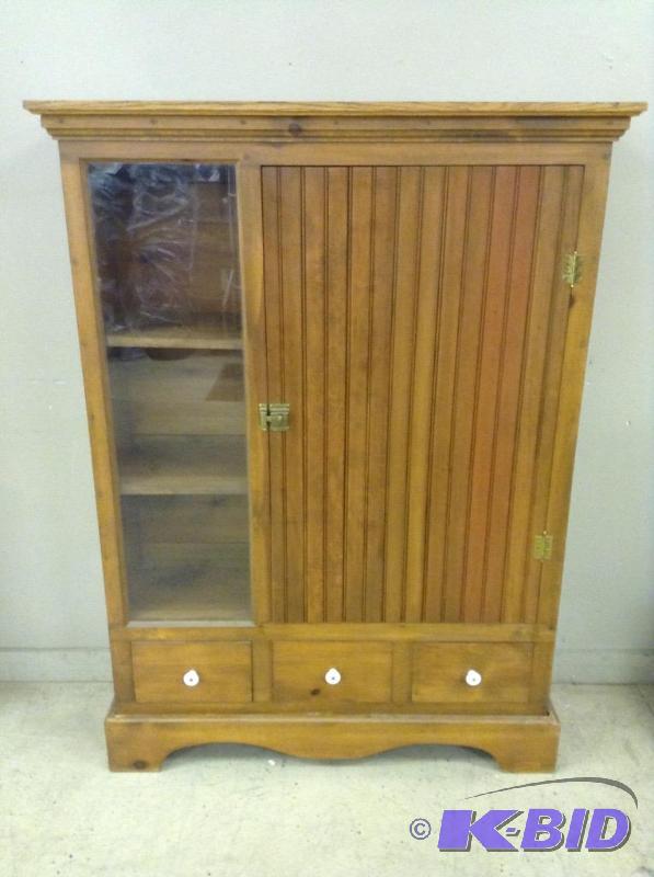 lot 76 image: Nicely Constructed Solid Wood Cabinet
