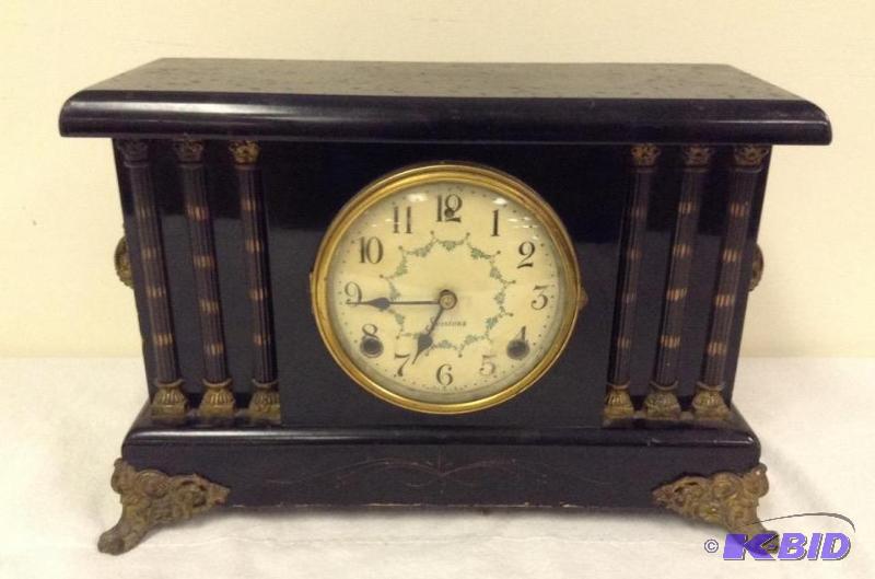 lot 8 image: Decorative Sessions Mantle Clock