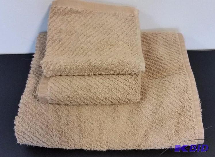 lot 16 image: Linden Street Quick Dri 3 Piece Bath Towel Set Saddle Tan