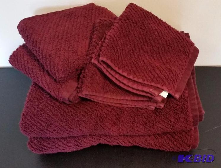 lot 2 image: Linden Street Quick Dri 6 Piece Bath Towel Set Burgundy