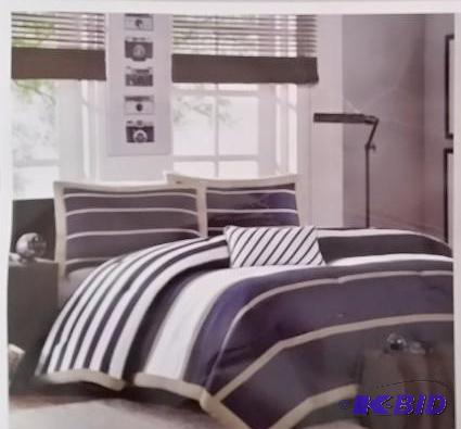 FullQueen Comforter Set Blue, Tan, and White