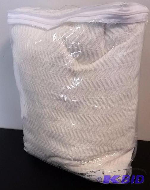 Royal Velvet Ivory CoverletBedspread.  FullQueen.  Still in Package