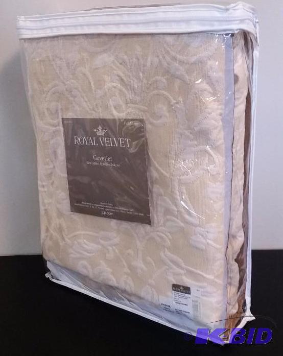Royal Velvet Butter Cream CoverletBedspread.  FullQueen.  Still in Package