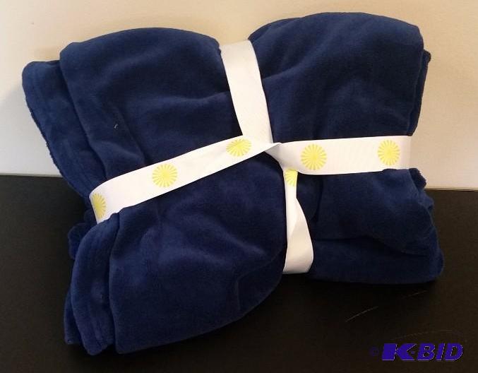 Large Navy Blue Plush Throw Blanket.  With Tags