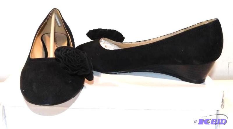 Seventh Ave black wedges