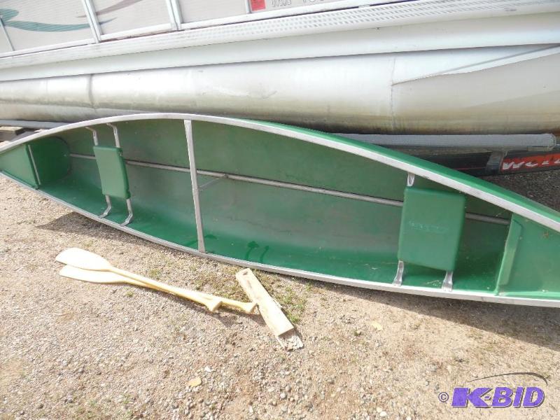 lot 5 image: Canoe