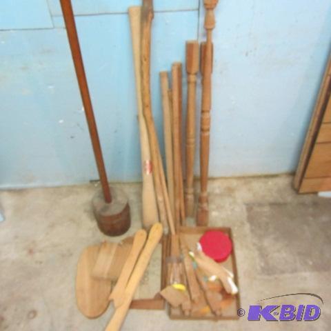 Wooden Stomper, Handles