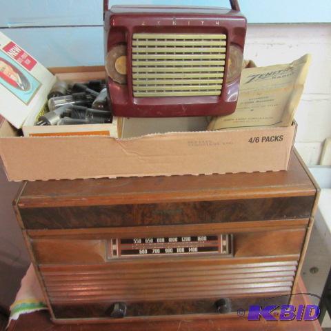 Vintage Tube Radio & Tubes