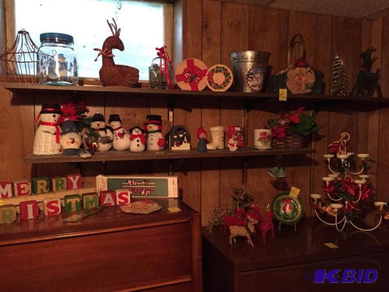lot 108 image: Lot of Christmas Decorations