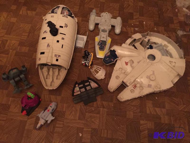 lot 116 image: Spaceship Toy