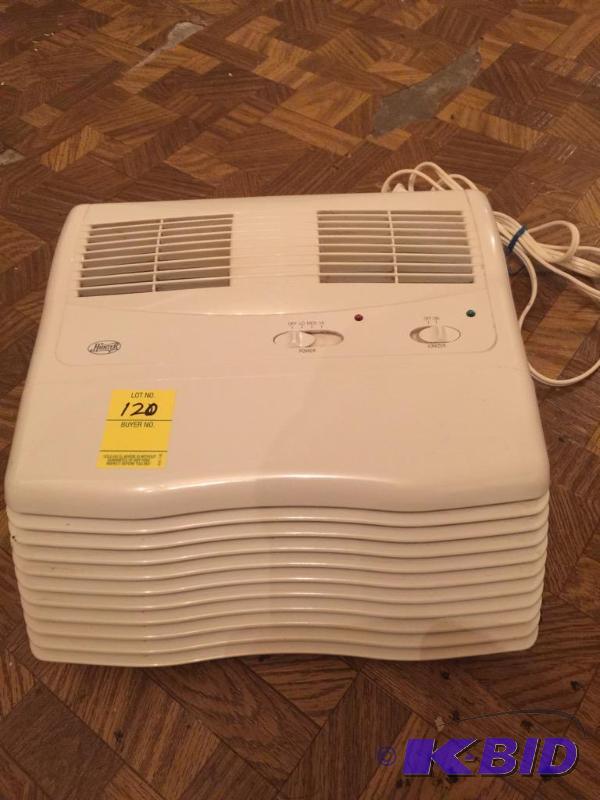 lot 120 image: Hunter Air Purifier