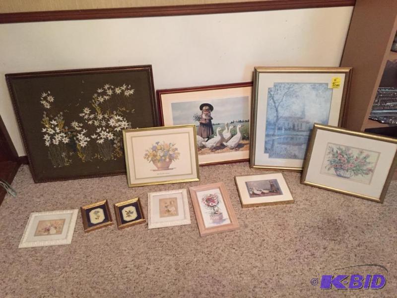 lot 34 image: Lot of Wall Art