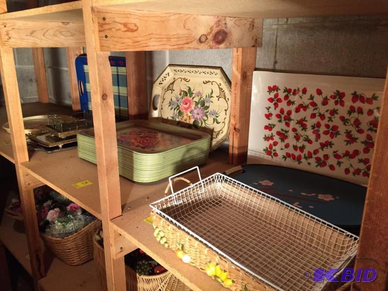 lot 70 image: Many Serving Trays