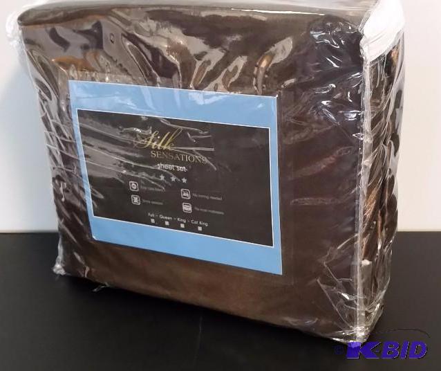 lot 16 image: Silk Sensations Chocolate FULL Sheet Set. Flat, Fitted and 2 Pillow cases. In Opened Package.