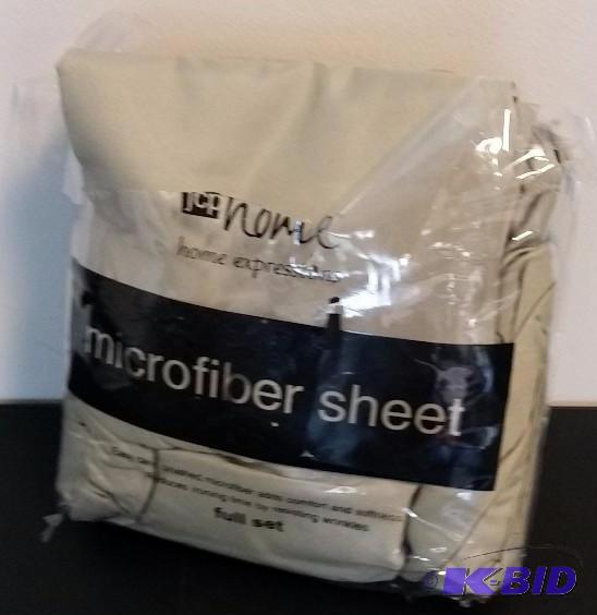 lot 18 image: JCP Home Olive Green FULL Sheet Set. Flat, Fitted and 2 Pillow cases. In Opened Package.