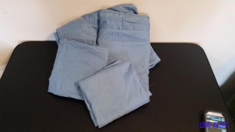 lot 21 image: JCP Home Slate Blue FULL Sheet Set. Flat, Fitted and 2 Pillow cases. Out of Package