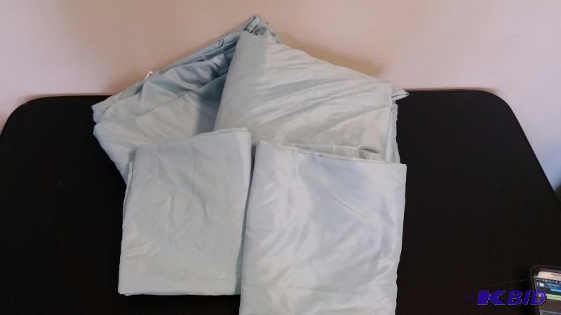 lot 22 image: JCP Home  Seafoam Teal.  FULL Sheet Set.  Flat, Fitted and 2 Pillow cases.  Out of Package.