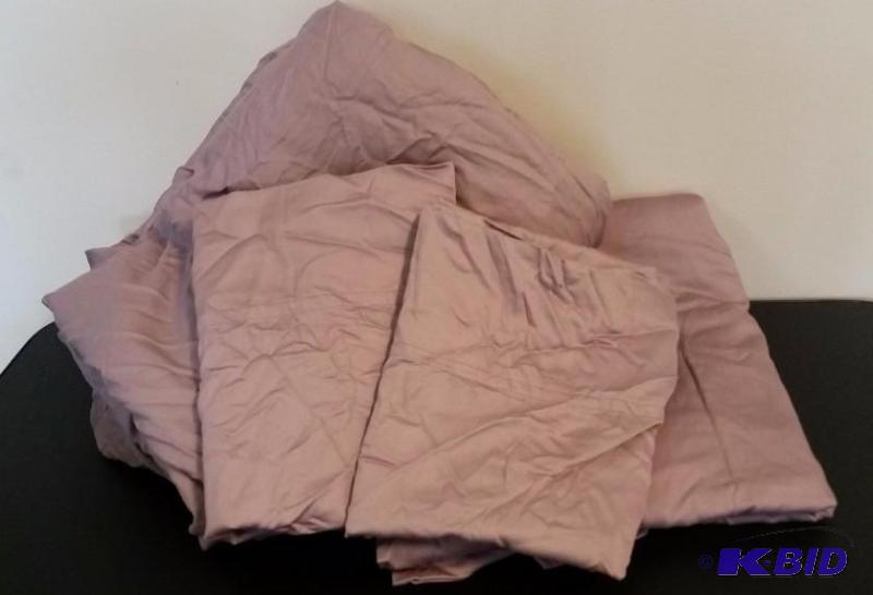 lot 5 image: JCP Home  Light Plum   KING Sheet Set.  Flat, Fitted and 2 Pillow cases.  Out of Package.