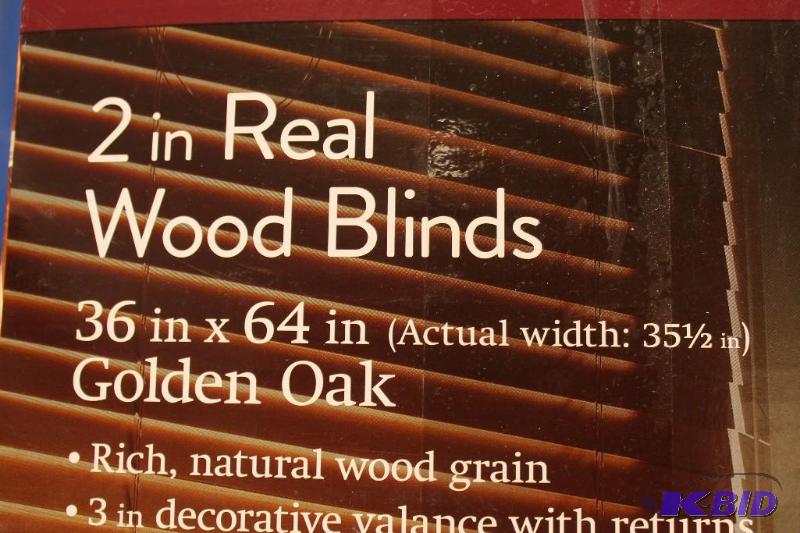 2 Wood blinds