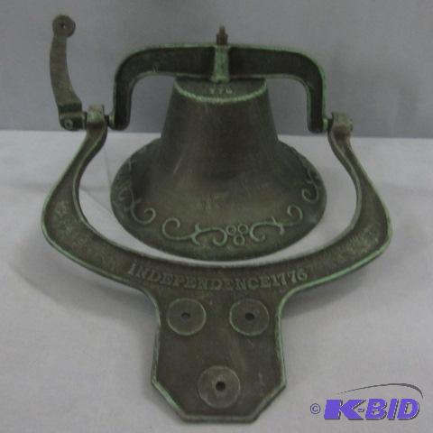 lot 1 image: Heavy Cast Iron Bell