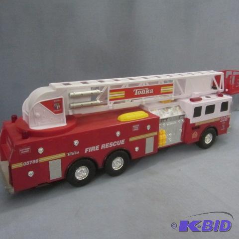 lot 100 image: Tonka Fire Ladder Truck