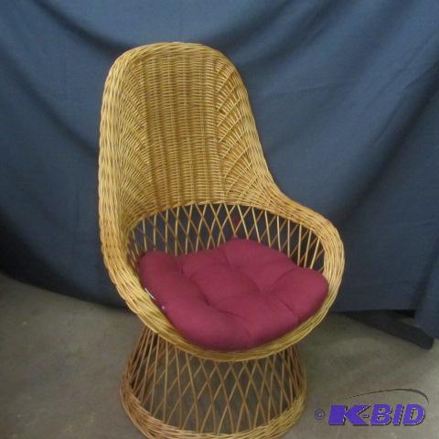 lot 102 image: Wicker, Rattan Chair