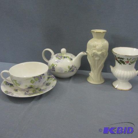 lot 122 image: Lenox, Bone China Vases