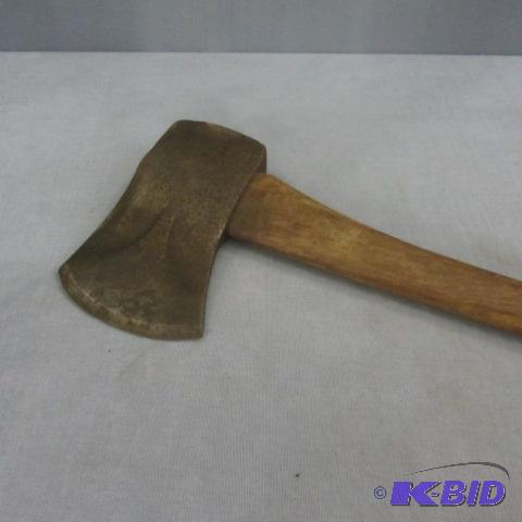 lot 150 image: Vintage Keen Kutter Ax