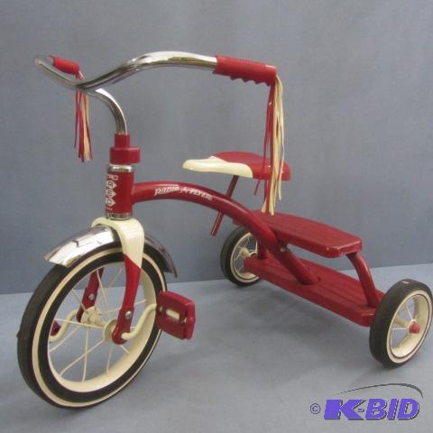 lot 174 image: Radio Flyer Trike