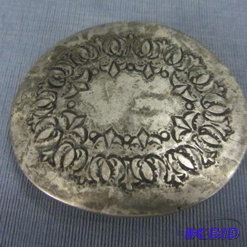 lot 24 image: Silver Belt Buckle
