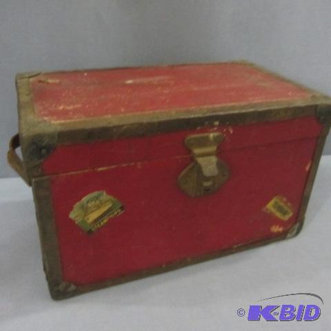 lot 3 image: Childs Steamship Trunk