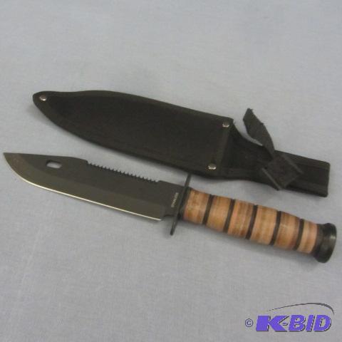 lot 66 image: USMC Akbar Knife