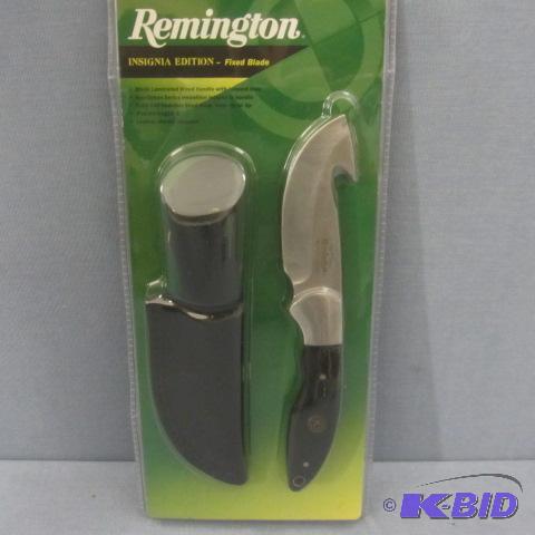 lot 71 image: Remington Hunting Knife
