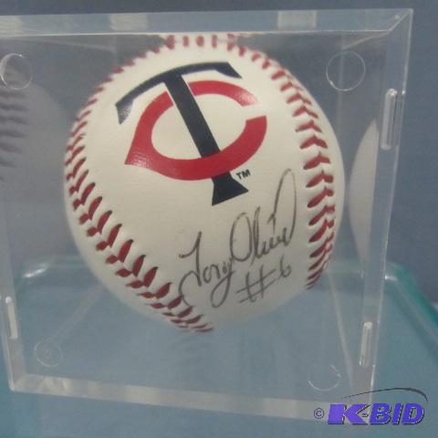 lot 77 image: MN Twins Autographed Baseball