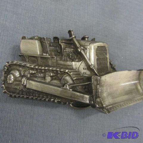 lot 8 image: Caterpillar Belt Buckle
