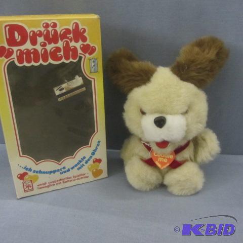lot 89 image: Vintage German Battery Dog