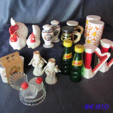 lot 16 image: Salt & Pepper Shakers