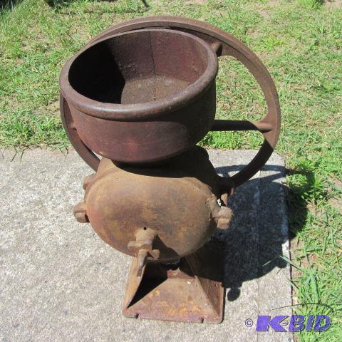 lot 51 image: Primitive Meal Grinder