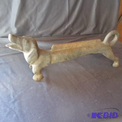 lot 52 image: Dachshund Boot Scraper