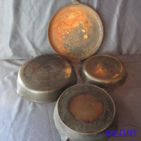 lot 54 image: Griswold, Cast Pans