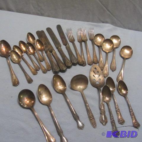 lot 21 image: Community Silver