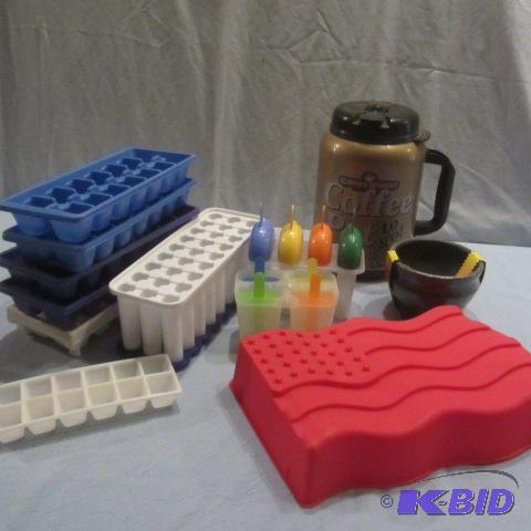 lot 50 image: Plastic Kitchenware