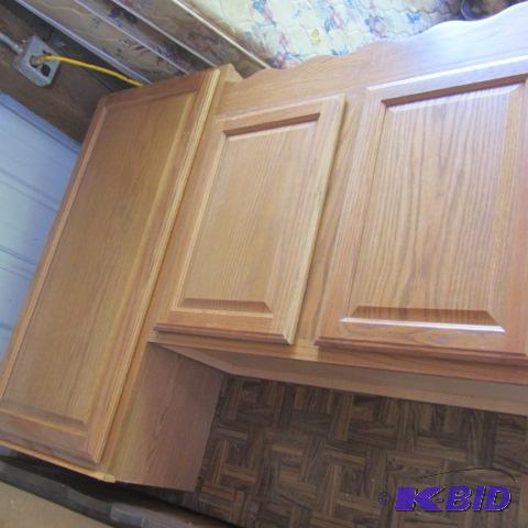 lot 73 image: Kitchen Cupboards