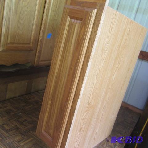 lot 76 image: Kitchen Cupboards