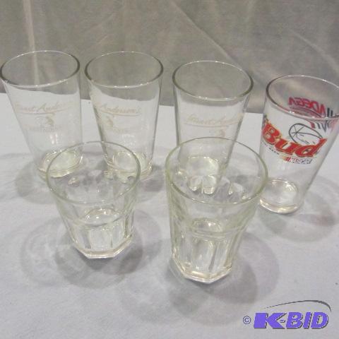 lot 89 image: Glassware