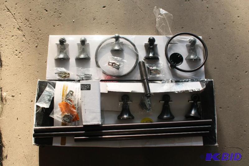 Delta three piece bath set